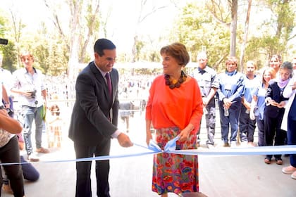 Luego de cuatro años de construcción Elena Bonatti inauguró el centro oncológico junto a funcionarios municipales y provinciales de Corrientes