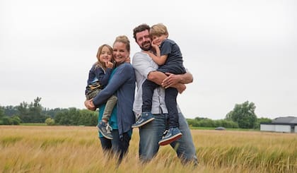 Luego de dos años de casados, tuvieron a sus hijos mellizos y hoy son una familia feliz.
