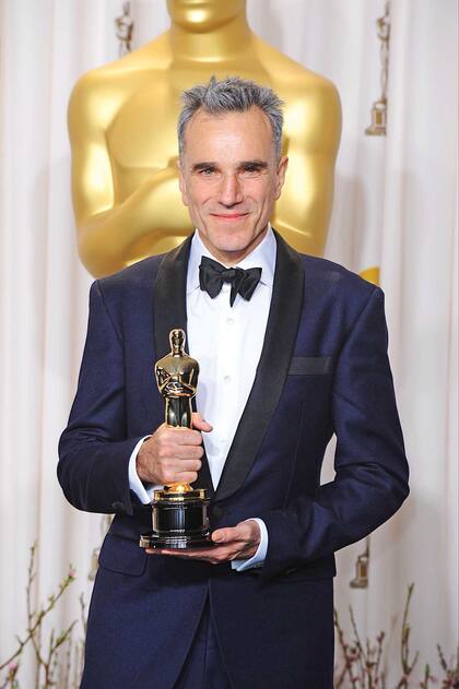 Luego de ganar tres veces el Oscar como mejor actor, Daniel Day-Lewis dejó Los Ángeles para pasar sus días en una pequeña localidad de Irlanda.