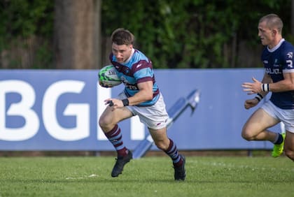 Luego de la extinción de la franquicia Miami Sharks, Tomás Malanos se queda en Atlético del Rosario y será el capitán de un conjunto que vuelve a la elite del rugby de Buenos Aires.