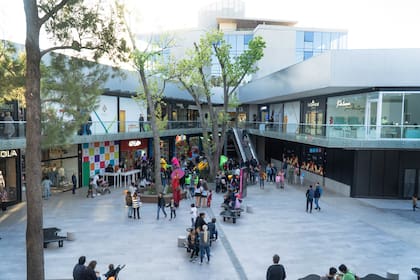 Luego de la pandemia los centros comerciales al aire libre son la tendencia
