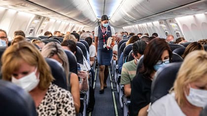 Luego de permanecer alrededor de una hora y media en tierra, el avión volvió a despegar con rumbo a San Diego