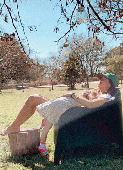 Luego de que Benjamín anunciara la separación, la China disfrutó del cálido fin de semana junto a sus hijos y amigos en la nueva casa que está remodelando en Manzanares