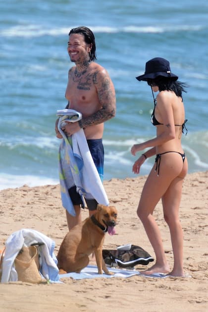 Luego de su escapada romántica a las islas Baleares, Sebastián Ortega y la bella actriz eligieron Uruguay para inaugurar su verano