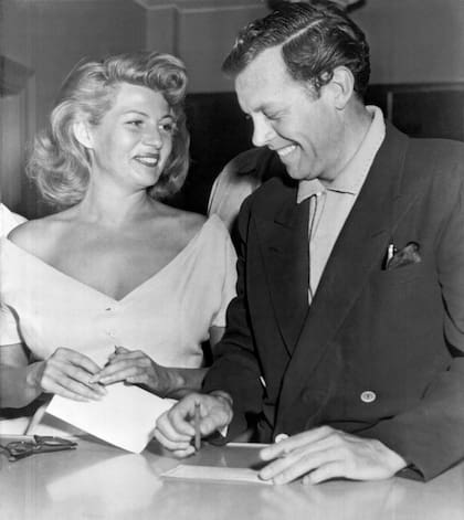 Luego de tres fracasos matrimoniales por cada lado, Rita y Dick se casaron en Las Vegas, en 1953.