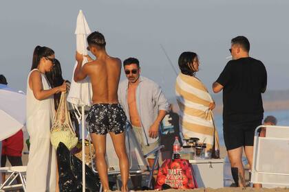 Luego de un año marcado por los conflictos con su ex, Yanina Screpante, Lavezzi llegó hasta Punta del Este en busca de descanso