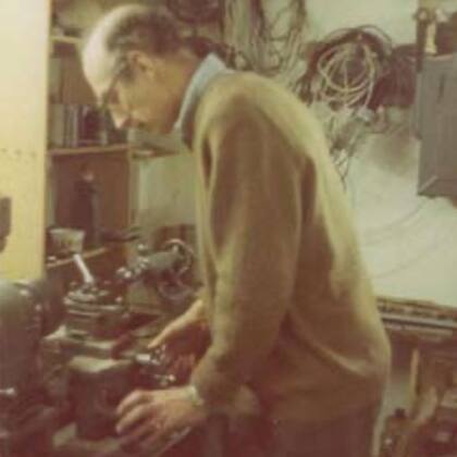 Luego de una exitosa carrera con la compañía Unilever, Henri Peteri se convirtió en inventor