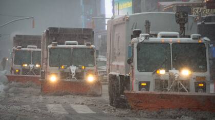 Limpiadoras de nieve en el Times Square