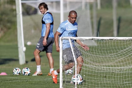 Lugano y Arévalo Ríos en la primera práctica de Uruguay