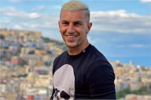 Ganó Gran Hermano y ahora juega en la Serie D de Italia en un estadio que da a la costa siciliana