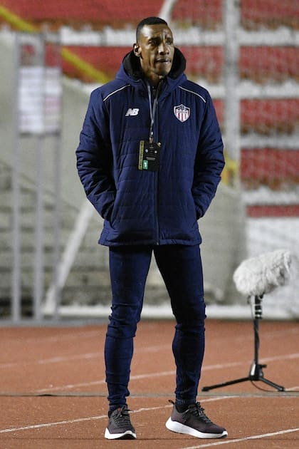 Luis Amaranto Perea, campeón del Mundo con Boca en 2003, el DT de Junior de Barranquilla. (Photo by AIZAR RALDES / AFP)