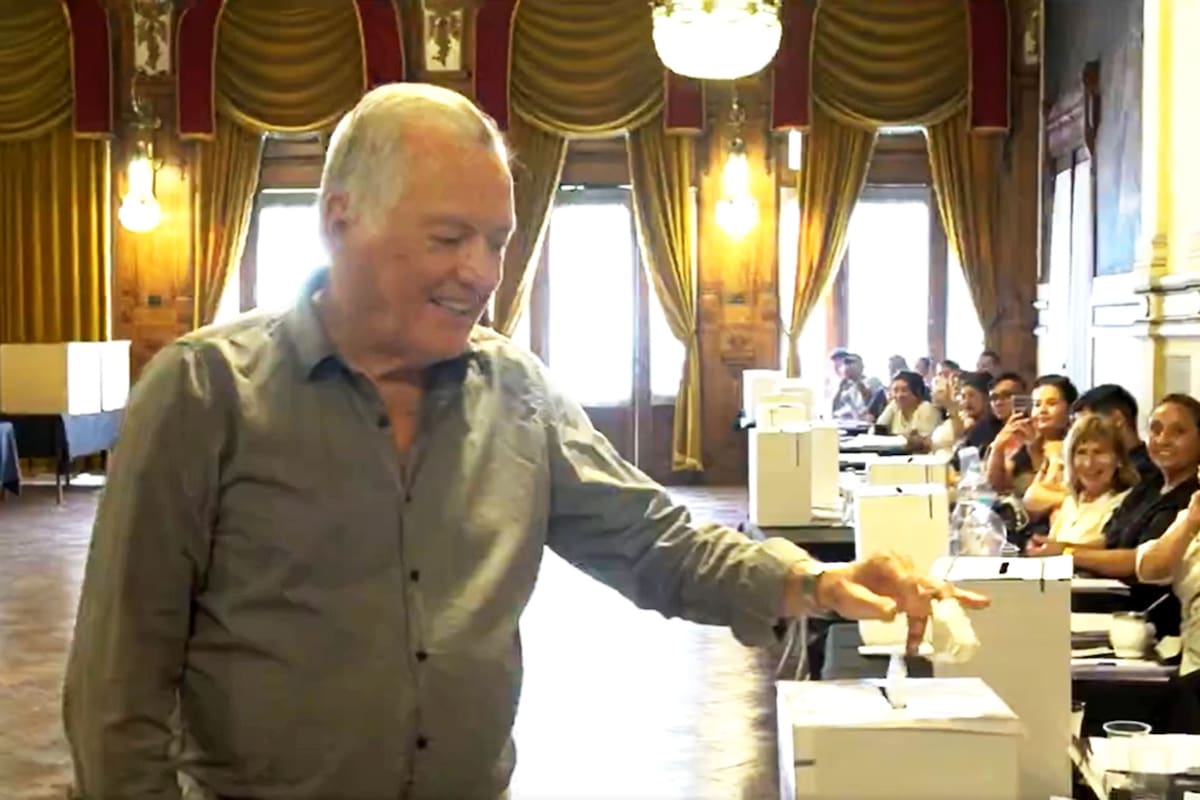 Barrionevo foi reeleito chefe do Sindicato Gastronômico. está no cargo há 40 anos e terá mandato por mais 4 anos.