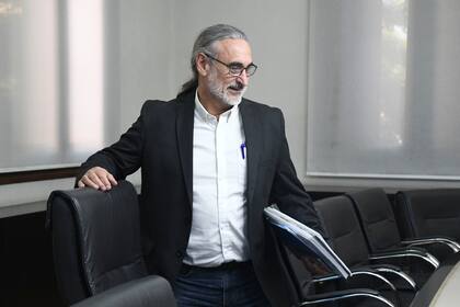 Luis Basterra al ingresar a la reunión con la Mesa de Enlace del campo