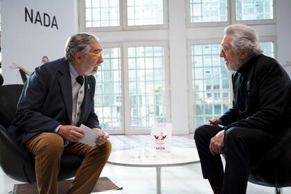 Luis Brandoni y Robert De Niro comparten una escena de la miniserie Nada, que llega al streaming el 11 de este mes