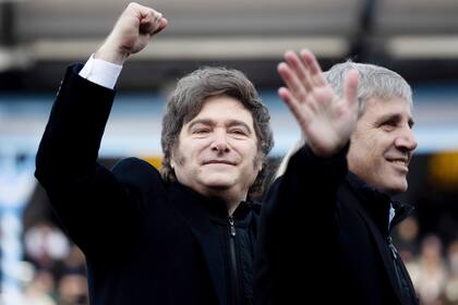 Luis Caputo anticipó que pronto dará a conocer cuál será la estrategia para comprar reservas (Photo by Tomas Cuesta/Getty Images)