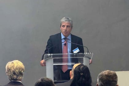 Luis Caputo durante su participación en el Argentina Week 2026