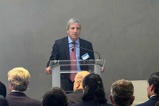 Caputo dijo que no se enteró de las repercusiones entre los empresarios por las críticas de Milei a Rocca y Madanes