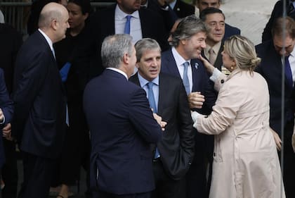 Luis Caputo en el acto por los 44 años de Malvinas. Está preocupado por transmitir en la calle los beneficios de la mayor estabilidad económica