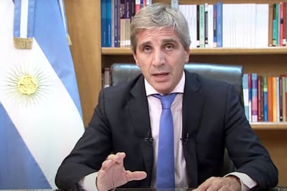 Luis Caputo informó las medidas en un mensaje grabado