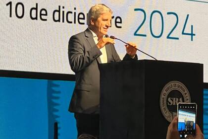 Luis Caputo: “Ojalá que pueda estar acá el año que viene con el Presidente anunciando la eliminación de estas medidas (retenciones)”