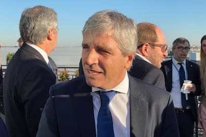 Luis Caputo planea cerrar un acuerdo con el Fondo Monetario y salir del cepo en 2025