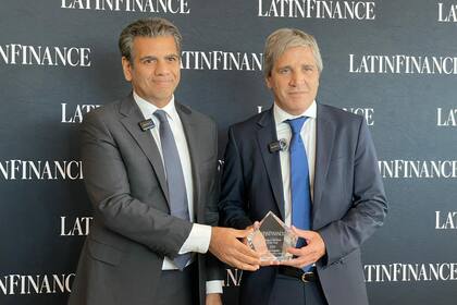 Luis Caputo recibió esta semana un premio