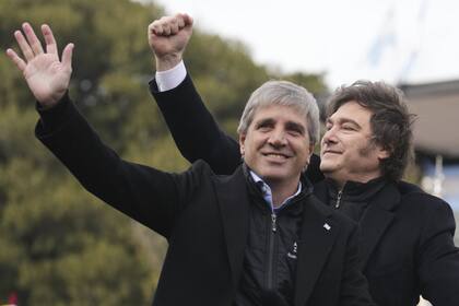 Luis Caputo y Javier Milei