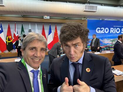 Luis Caputo y Javier Milei en el G20