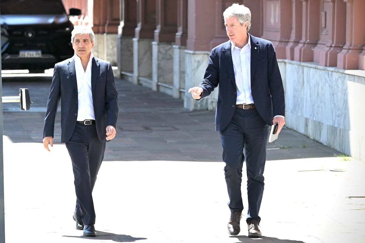 Taxas de juro elevadas, um dólar calmo e uma economia em desaceleração. a aposta do governo para conter a inflação Taxas de juro elevadas, um dólar calmo e uma economia em desaceleração. a aposta do governo para conter a inflação