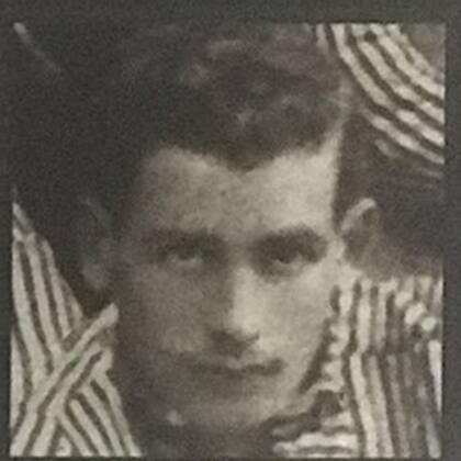Luis Cerezo, zaguero izquierdo. Ya retirado, entre 1921 y 1924 fue vocal de Comisión Directiva; mientras que en 1929 vio debutar a su hijo Oscar, que jugó cinco partidos en la Primera del Xeneize.