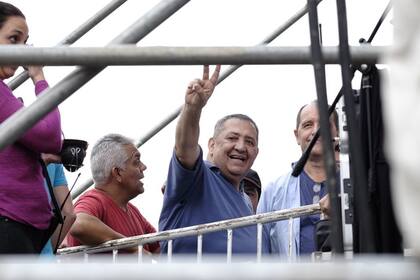 Luis D&apos;Elía fue liberado hoy y asistió al acto en Plaza de Mayo