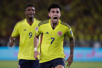 Luis Díaz hizo un doble para revertir el partido contra Brasil y emocionó a su padre, que estaba en las tribunas poco después de ser liberado tras un secuestro de 12 días.