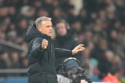 Luis Enrique podría alinear al juvenil Desiré Doué como titular de cara al duelo frente a Stade Brest