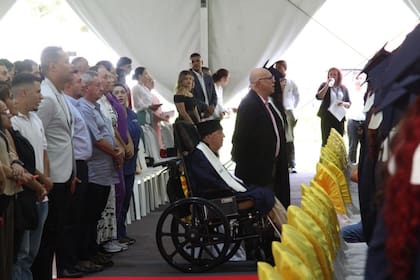 Luis Fernando Montoya asistió a su graduación el 28 de septiembre del 2023 vistiendo toga y birrete