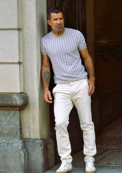 Luis Figo transcurre su vida entre el golf y el rubro empresarial