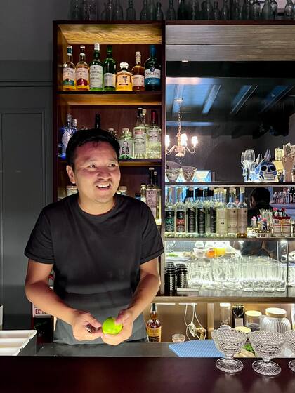 Luis Flores, el hombre detrás de una de las barras más originales de Lima.