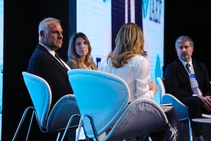 Luis Galli, de Newsan, disertó hoy junto a Isela Costantini (Grupo ST) y Marcelo Álvarez (Barrick) durante 42° Congreso Anual del Instituto Argentino de Ejecutivos de Finanzas (IAEF)