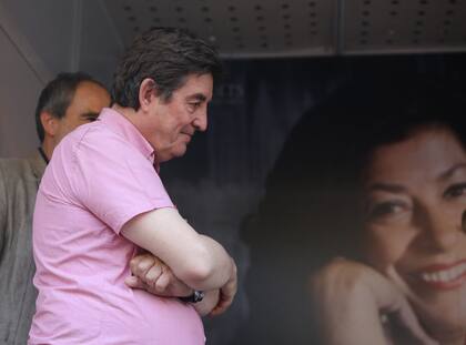 Luis García Montero: "La política es una forma de sacar al espacio público lo que es normal en el amor"