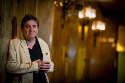 Luis García Montero: "La política es una forma de sacar al espacio público lo que es normal en el amor"