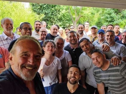 Luis Giachino, al frente de la agrupación "La Juan Bautista"