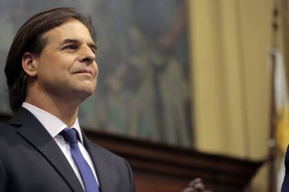 El presidente uruguayo Luis Lacalle Pou impulsa un plan de austeridad