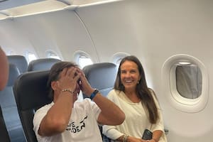 Luis Lacalle Pou junto a Corina Bove en viaje rumbo a Río de Janeiro. Foto: X/@fmgenteradio