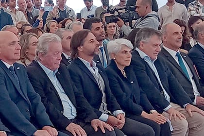 Luis Lacalle Pou, presidente de Uruguay y Angeliki Frangou, presidente de Navios