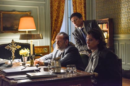 Luis Luque, Diego Cremonesi y Ludovico Di Santo en una escena de Diciembre 2001