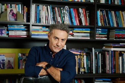 Luis Majul conduce "+Nación" de lunes a jueves a las 20; y el clásico "La Cornisa" los domingos; ambos en LN+