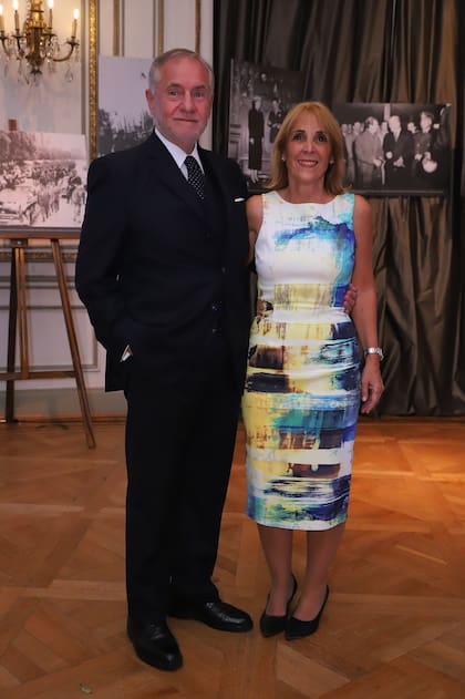 Luis María Savino, presidente de CEA, y su esposa Mercedes Camaño