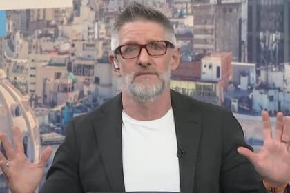 Luis Novaresio explicó por qué se salió del plano el día que Luis D'Elia tuvo un ataque de furia en Intratables (Captura video LN+)