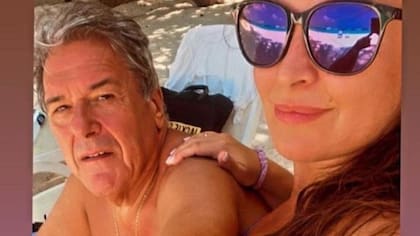 Luis Rubeo y su pareja, Bibi Zuchiatti, en Maldivas.