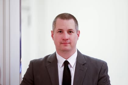 Luis Savastano nació en Mendoza, tiene 39 años, se graduó con medalla de oro en la Universidad Nacional de Cuyo, trabajó en la Clínica Mayo de Minnesota y hoy dirige el área de cirugía cerebrovascular en la Universidad de California, San Francisco