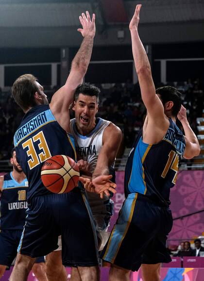 Luis Scola de la selección argentina de basquet